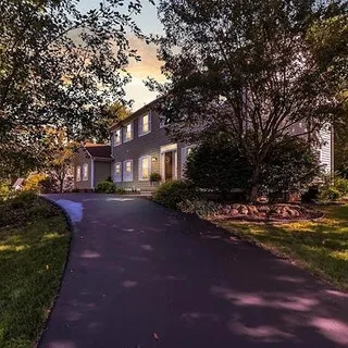 There are a lot of great Open House opportunities this weekend! ⁠
Click the link in my bio for the list.⁠
If you would